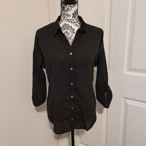 Mine black button up Blouse with cut‎ out back